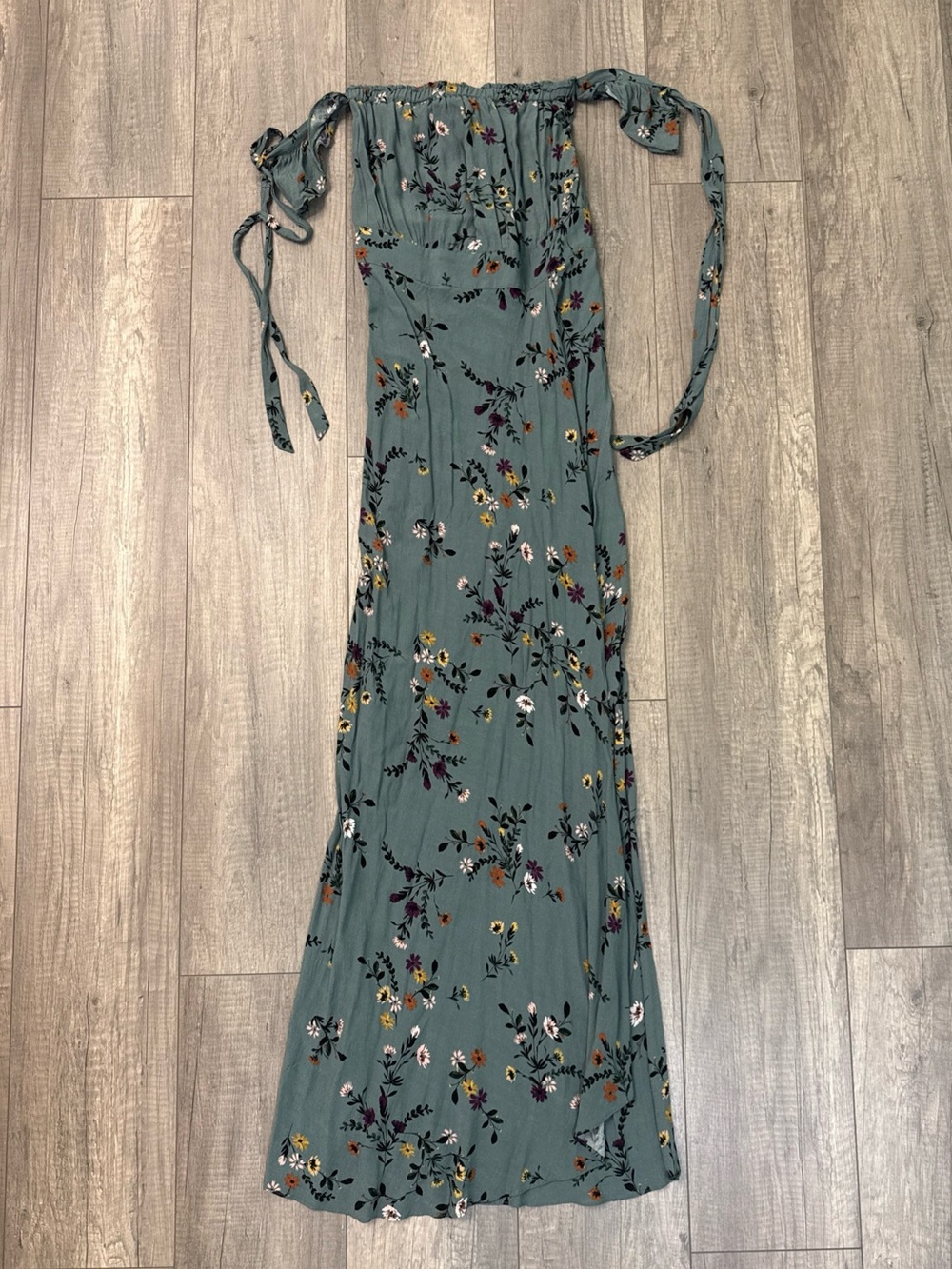 Vici Sage Green Floral Tie-Strap Maxi Dress